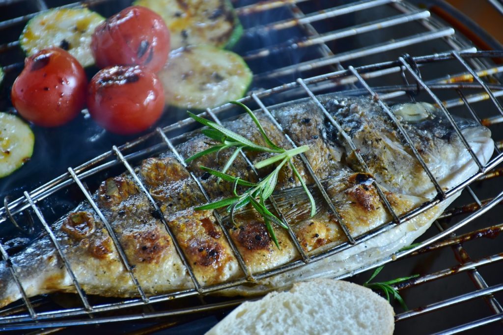 Grill mit Fisch